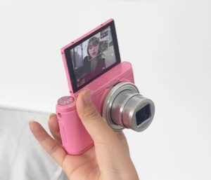 Quay vlogging bằng máy ảnh Casio